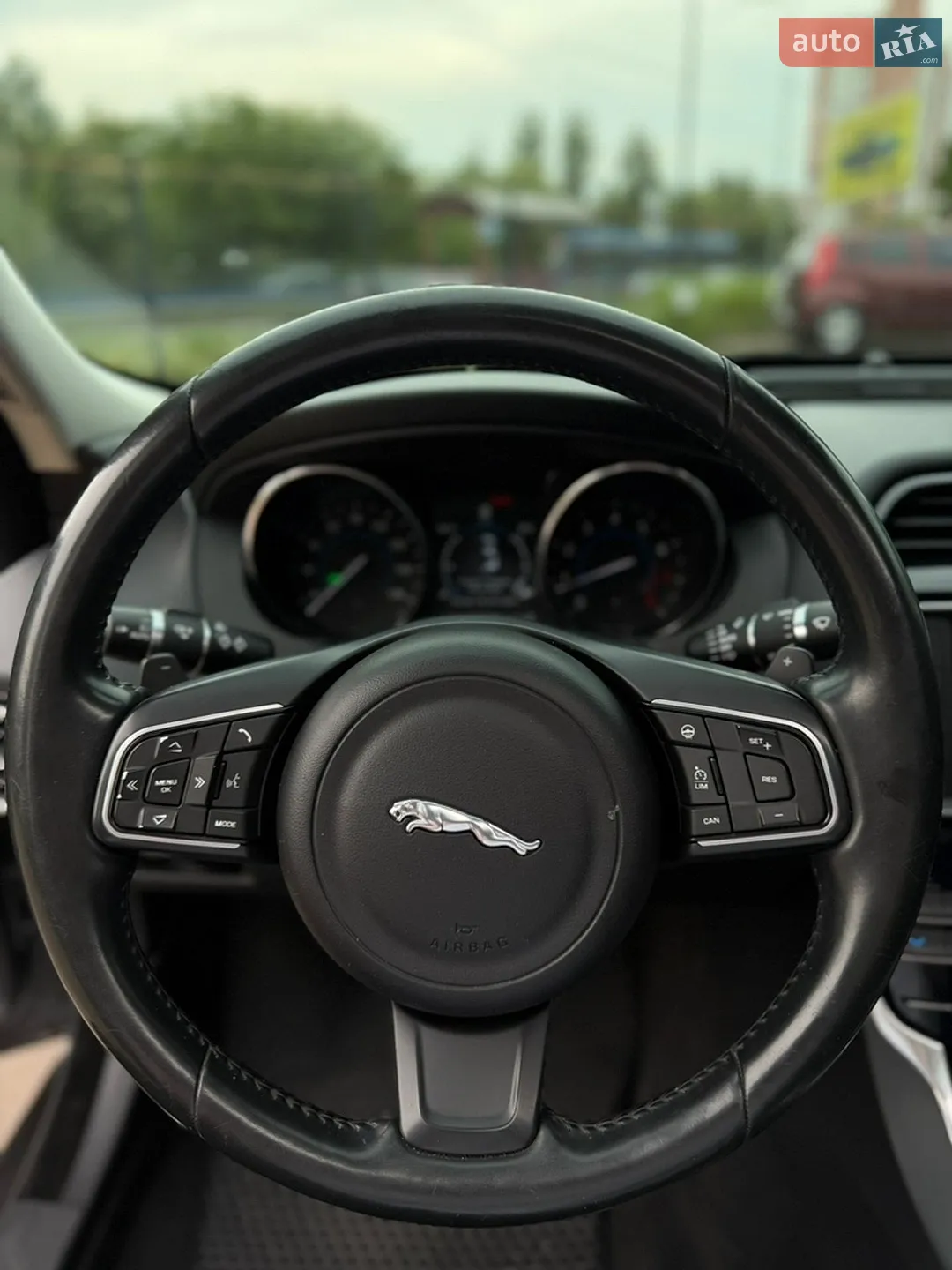 2016 Jaguar XE - мініатюра 30
