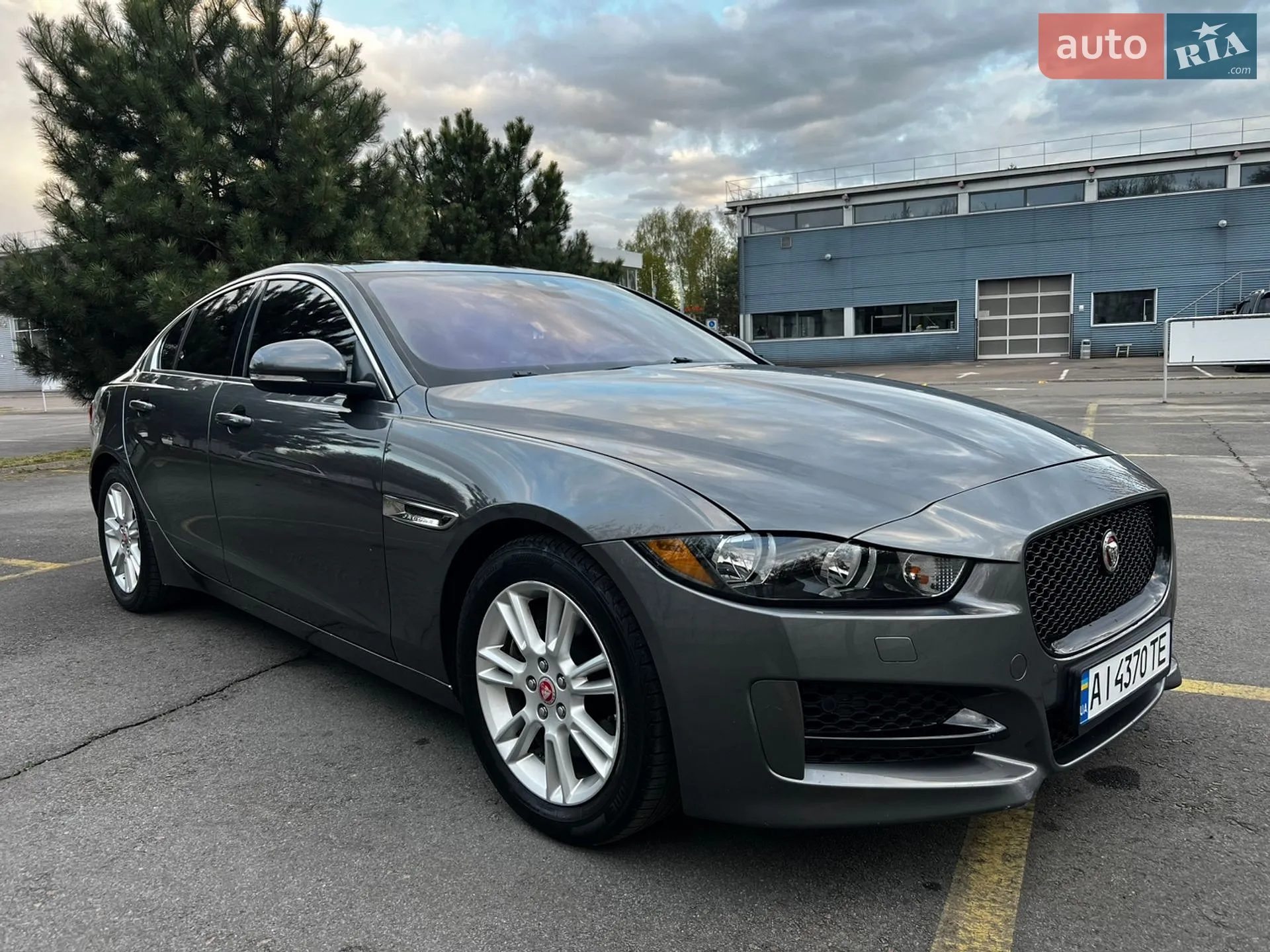 2016 Jaguar XE - мініатюра 11