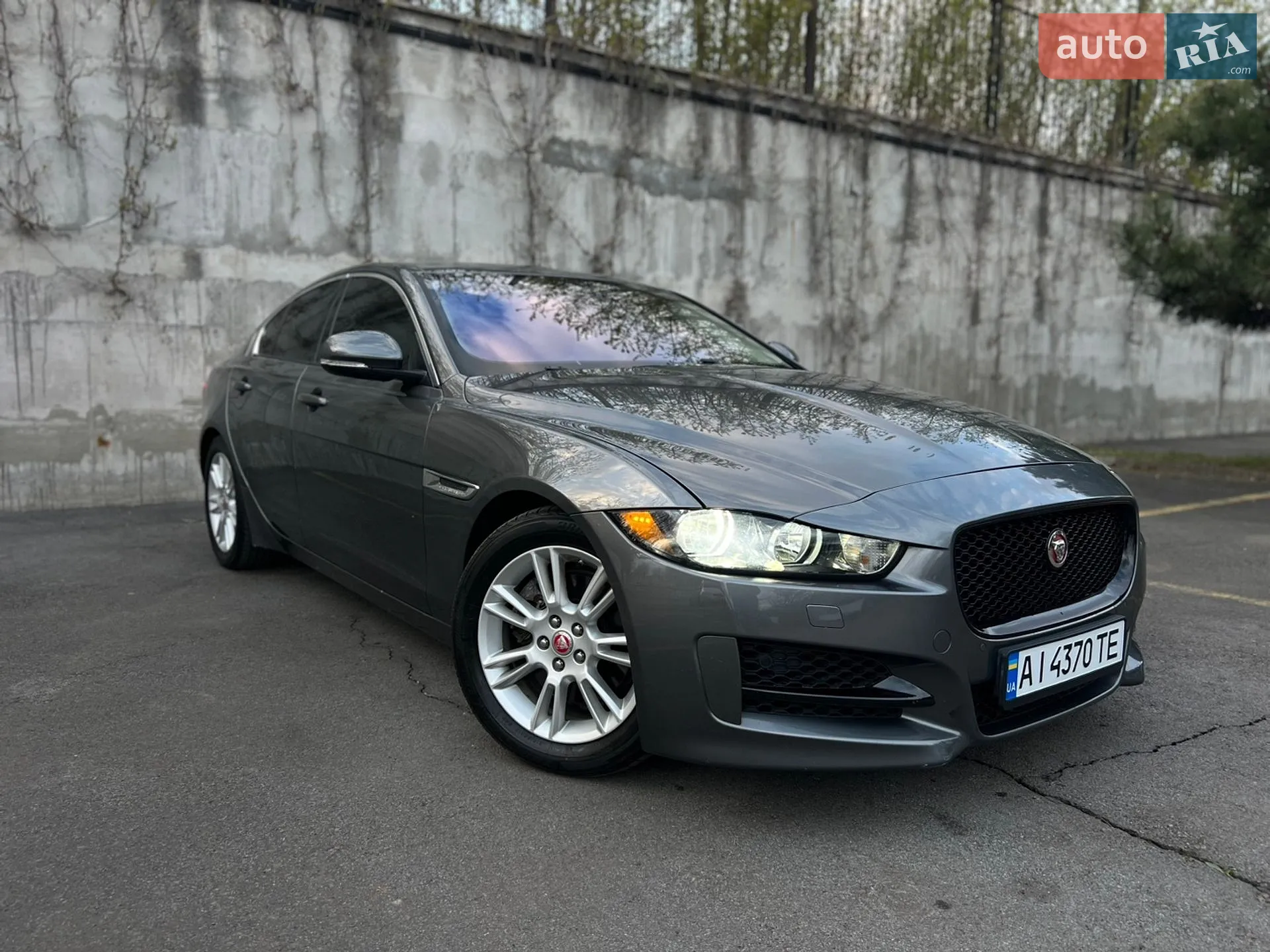 2016 Jaguar XE - мініатюра 16