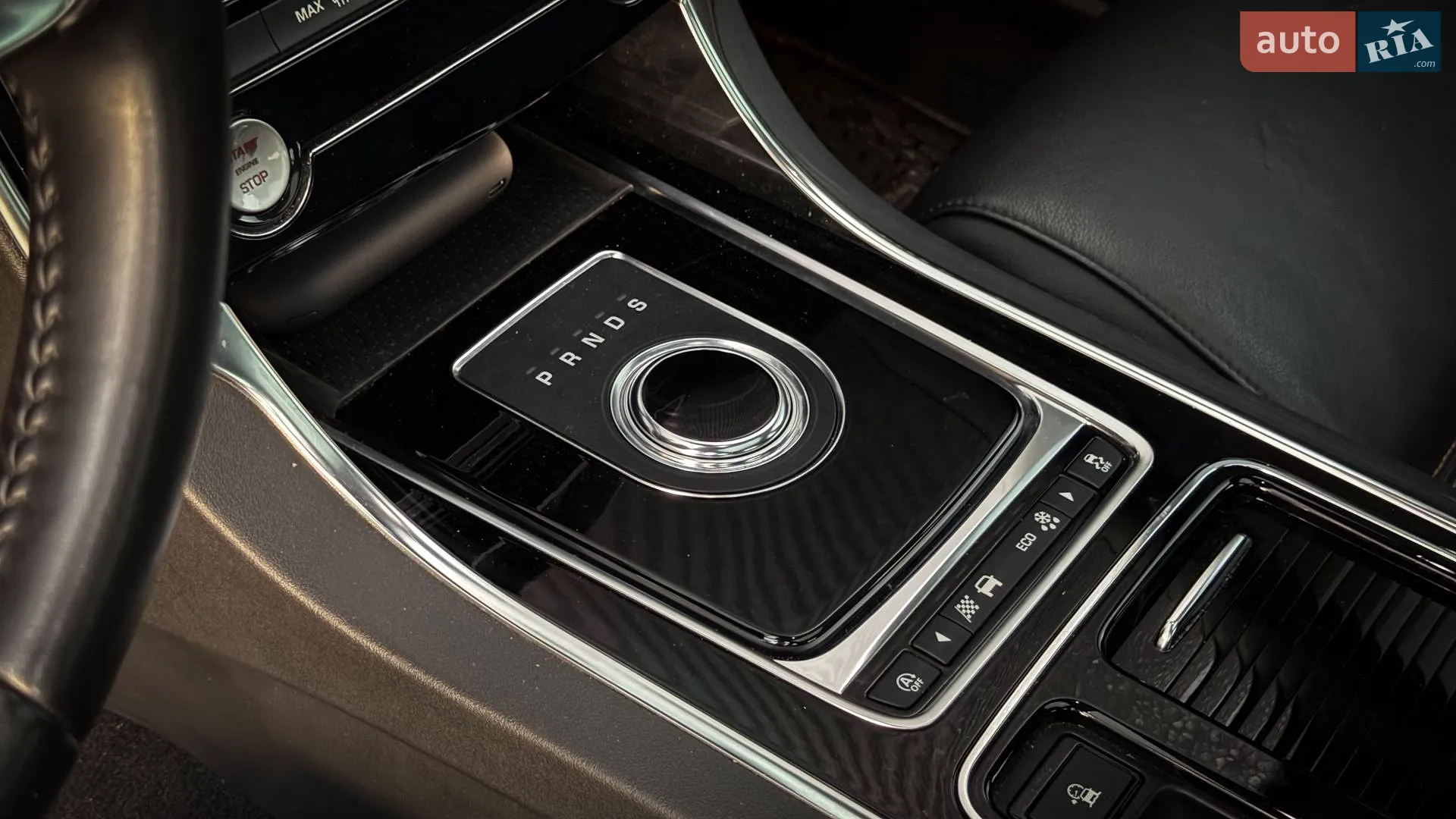 2018 Jaguar XE - мініатюра 14