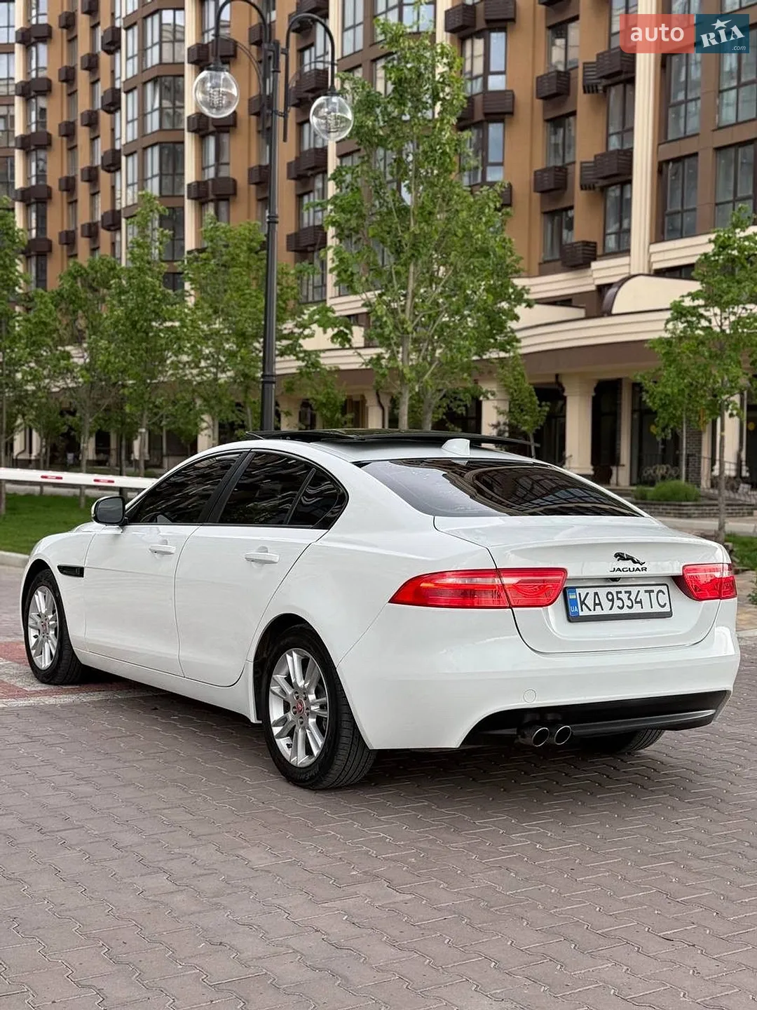 2017 Jaguar XE - мініатюра 6