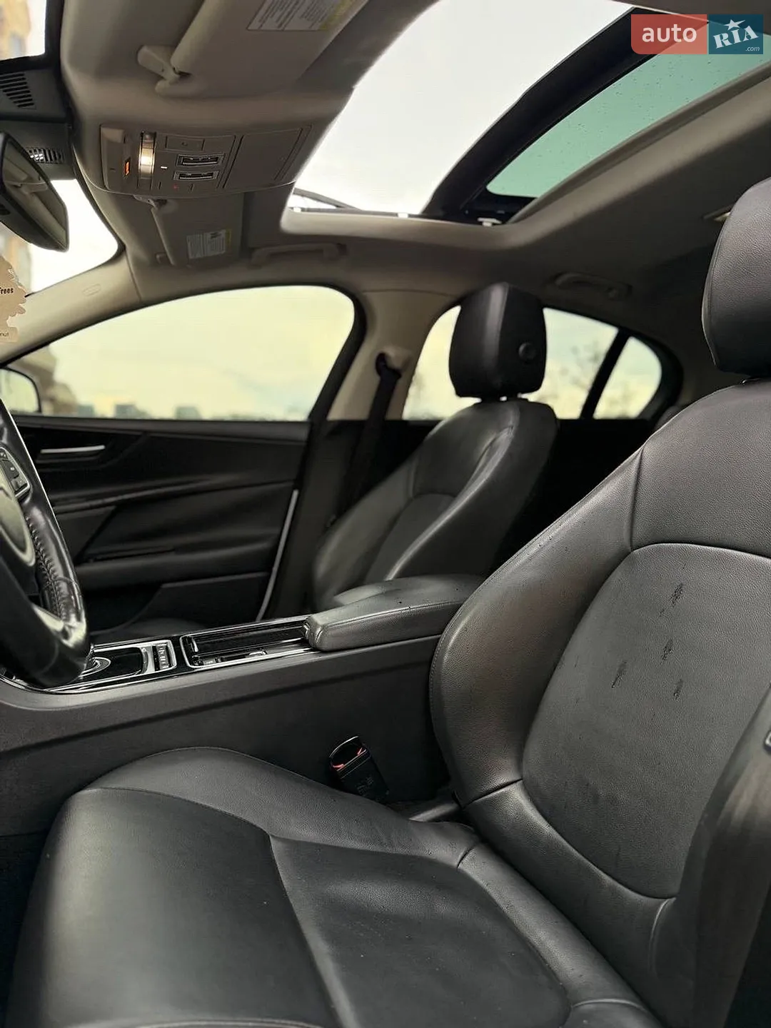 2017 Jaguar XE - мініатюра 26