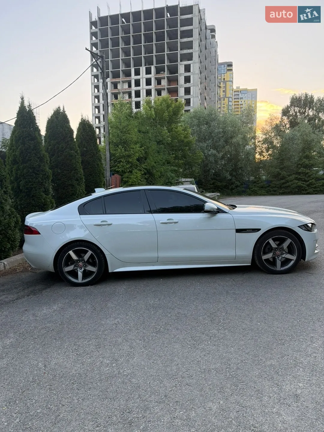 2018 Jaguar XE - мініатюра 3