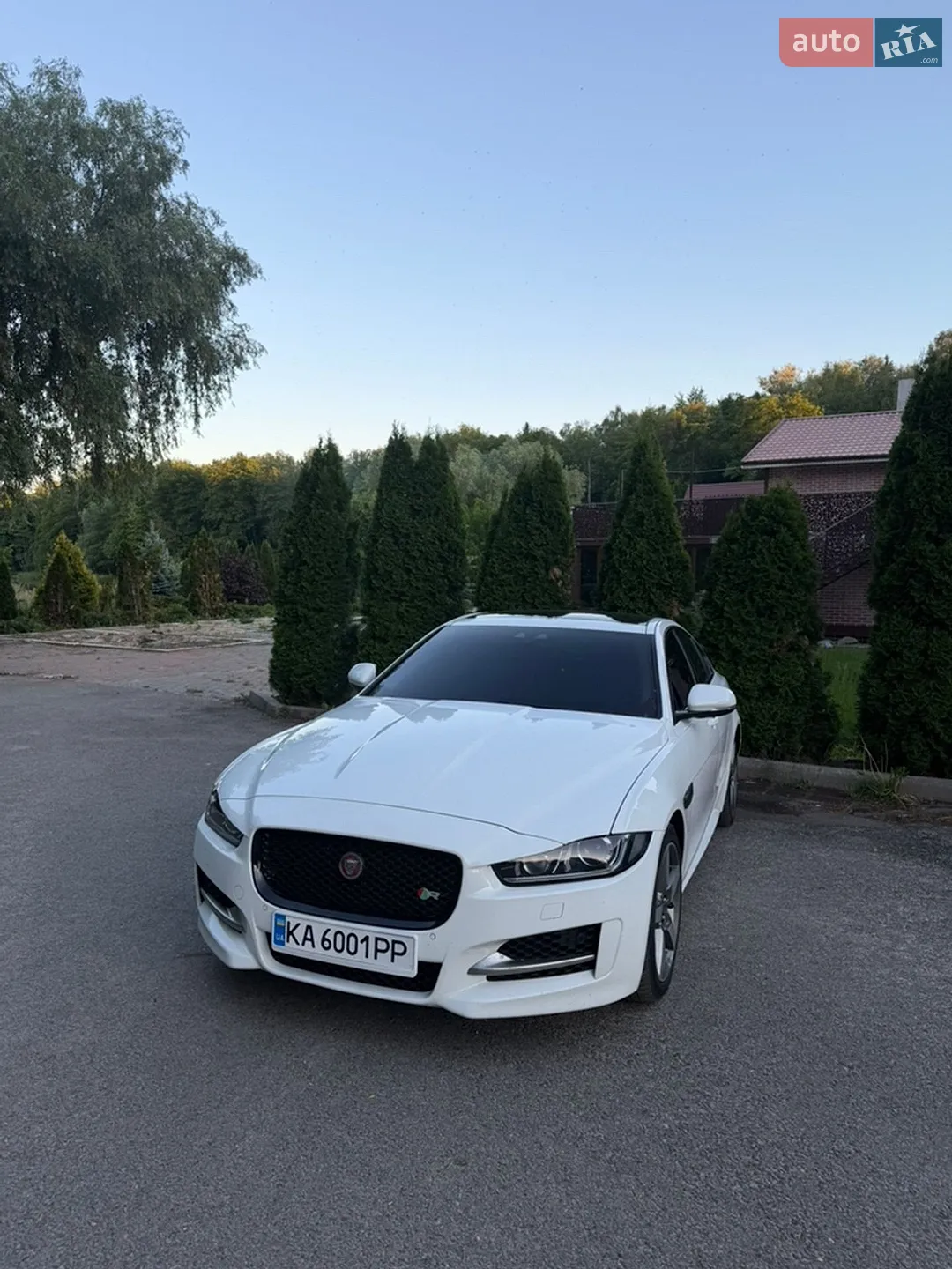 2018 Jaguar XE - мініатюра 8