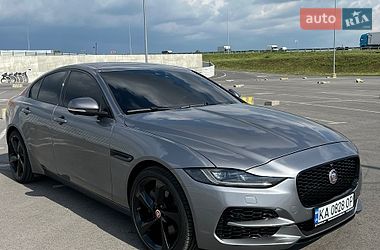 Седан Jaguar XE 2019 в Львове