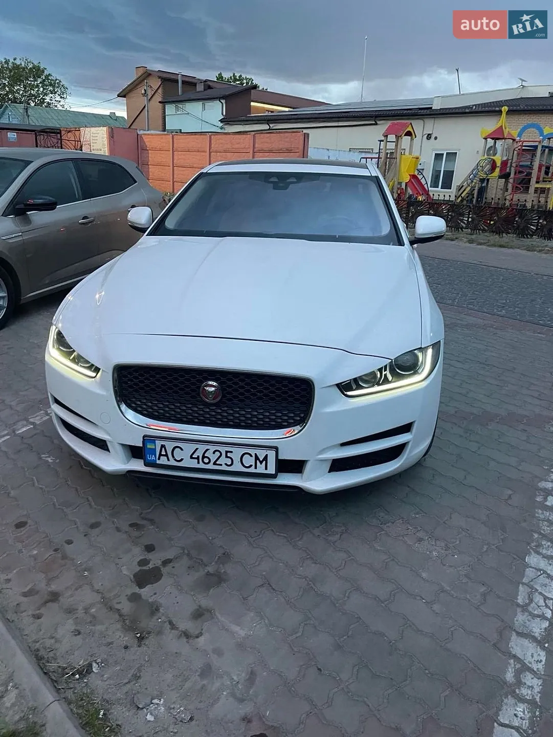 2016 Jaguar XE - фото 1