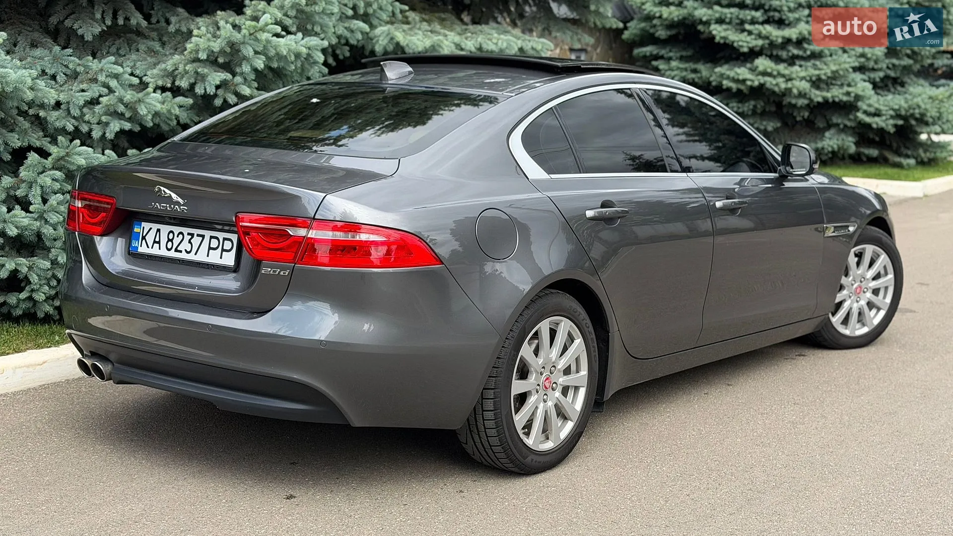 2016 Jaguar XE - мініатюра 7