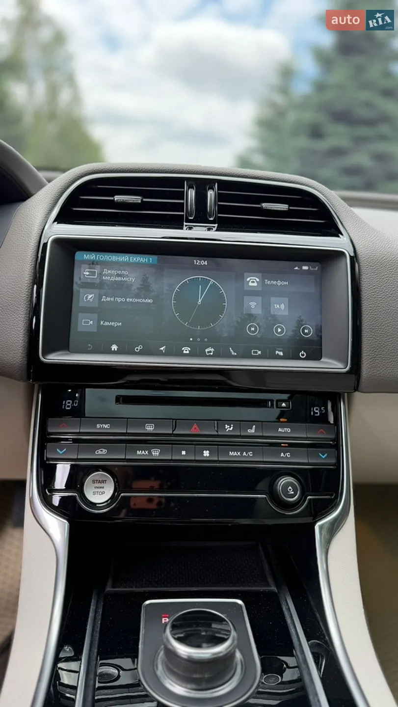 2016 Jaguar XE - мініатюра 24