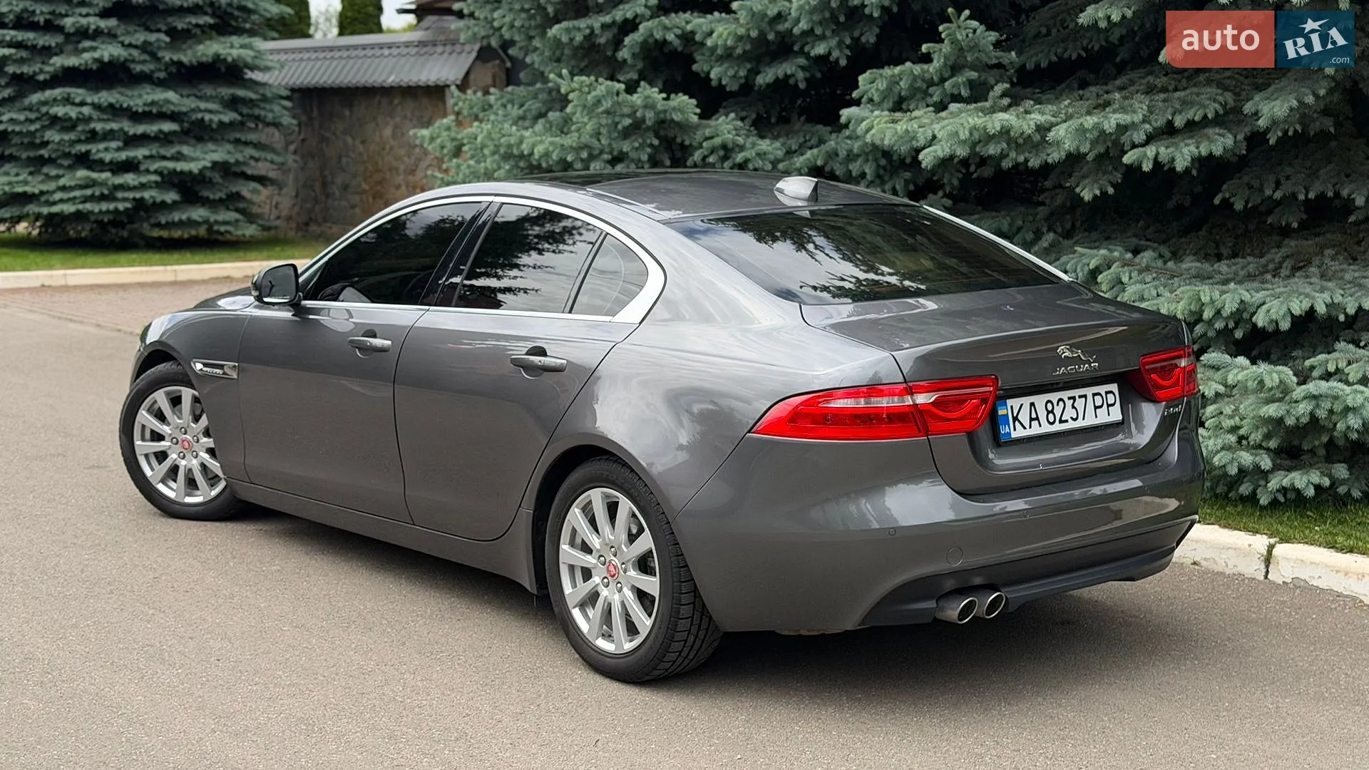 2016 Jaguar XE - мініатюра 9