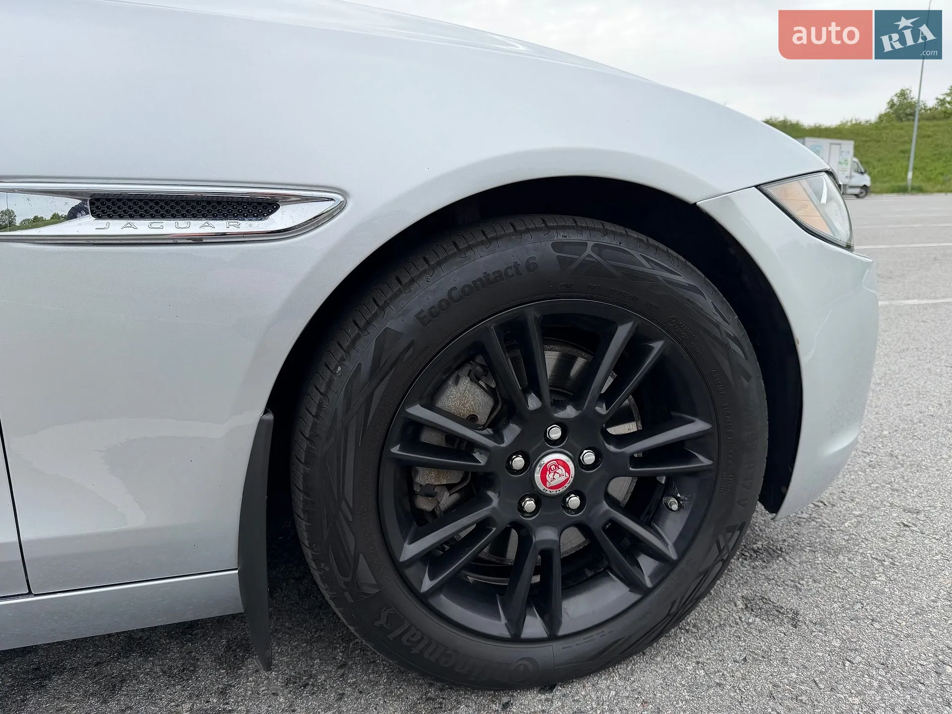 2017 Jaguar XE - мініатюра 16