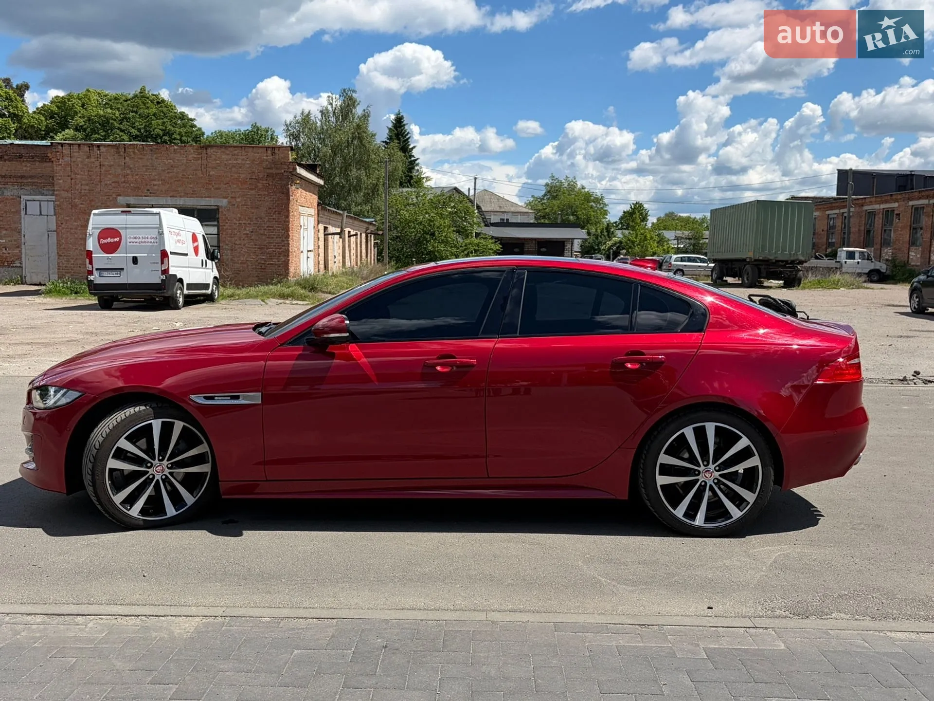 2016 Jaguar XE - мініатюра 10