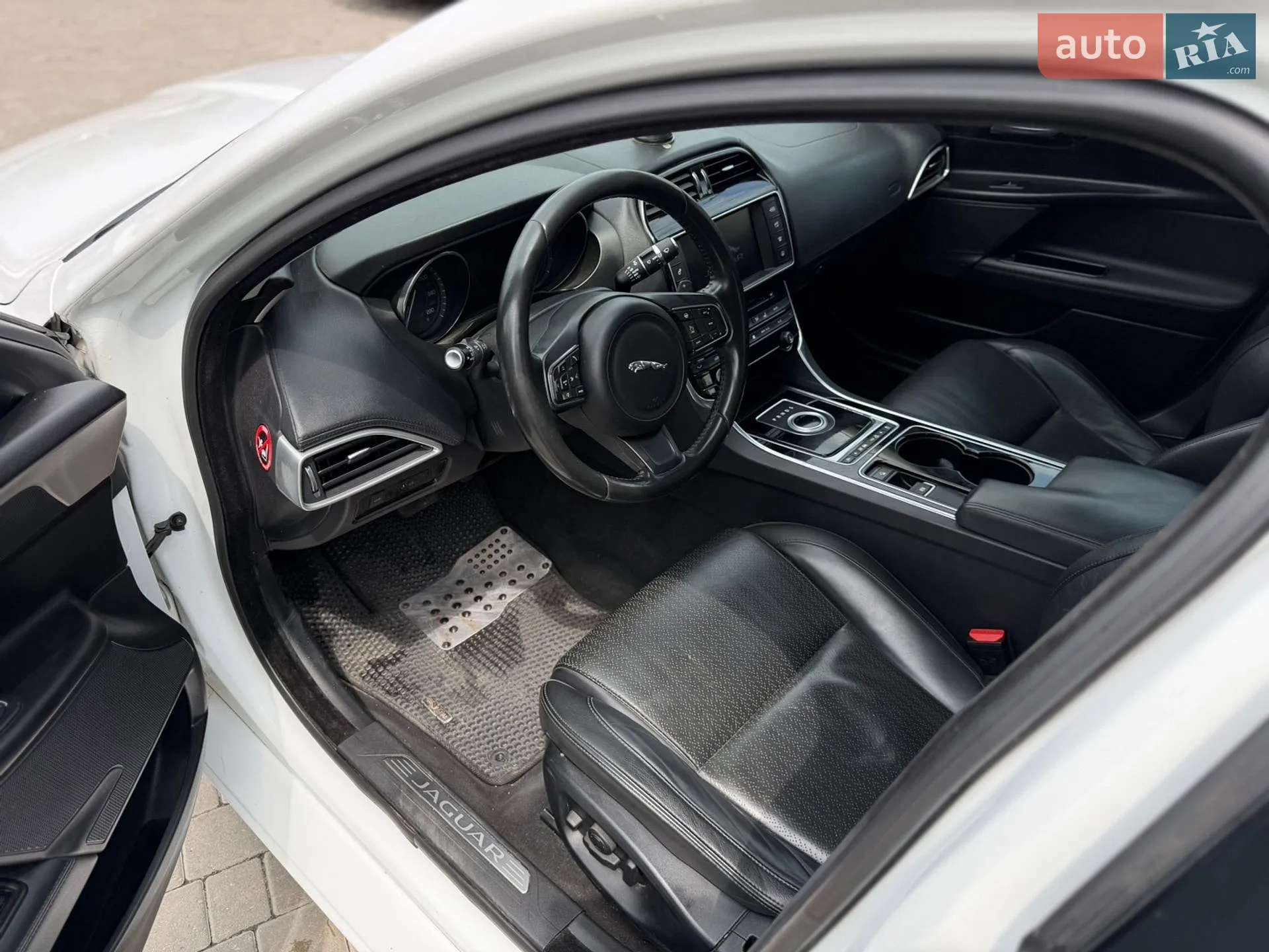2016 Jaguar XE - мініатюра 7