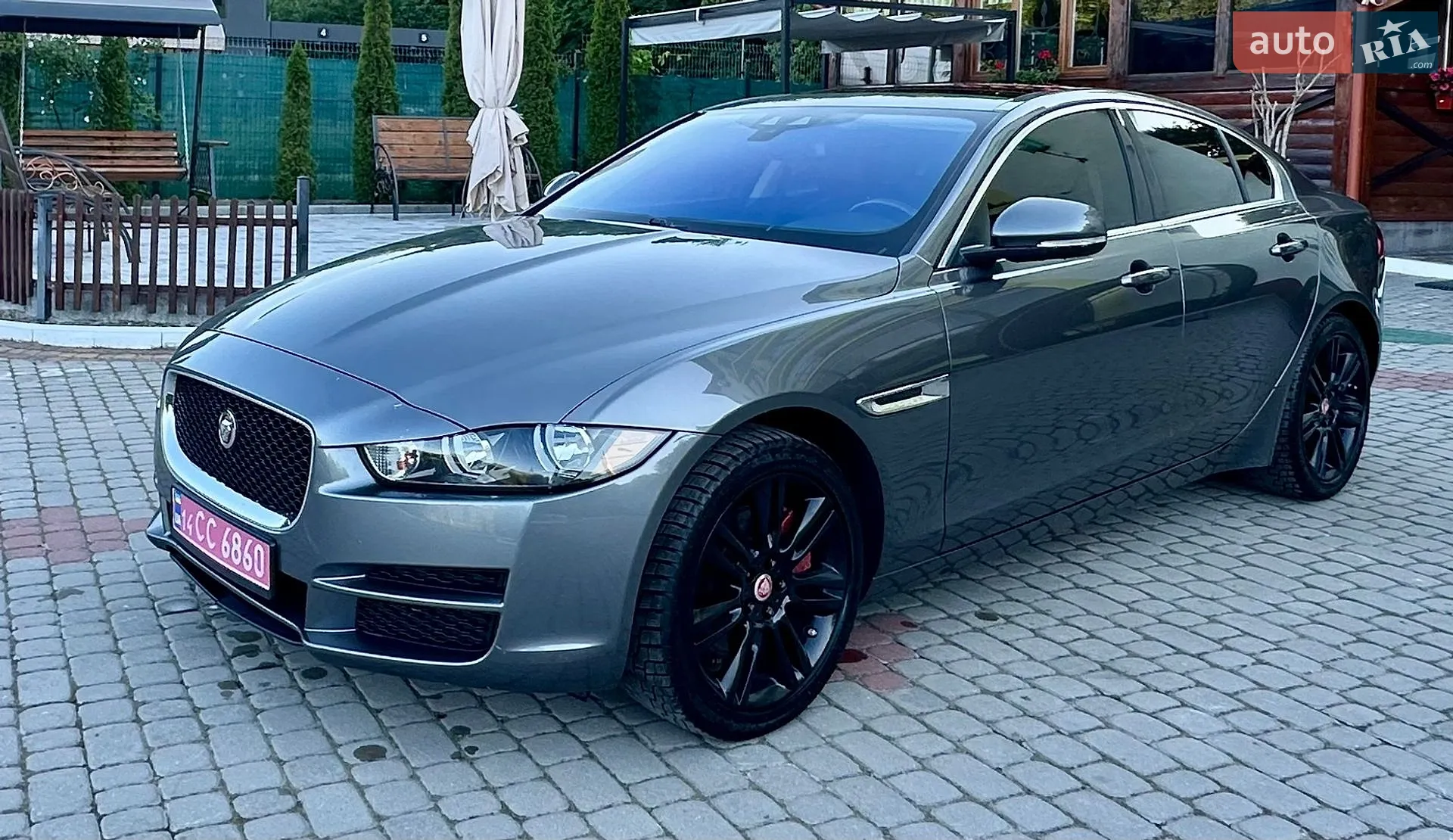 2017 Jaguar XE - мініатюра 24