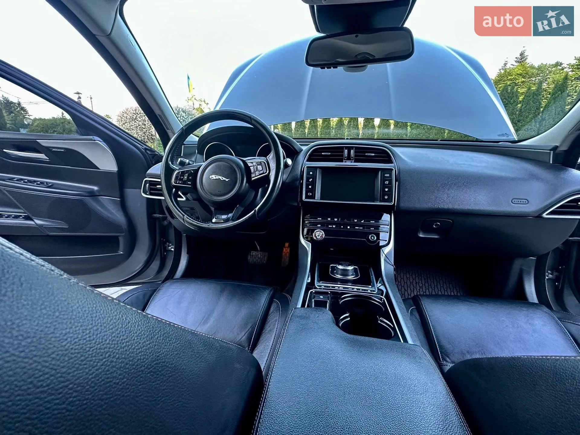 2017 Jaguar XE - мініатюра 37