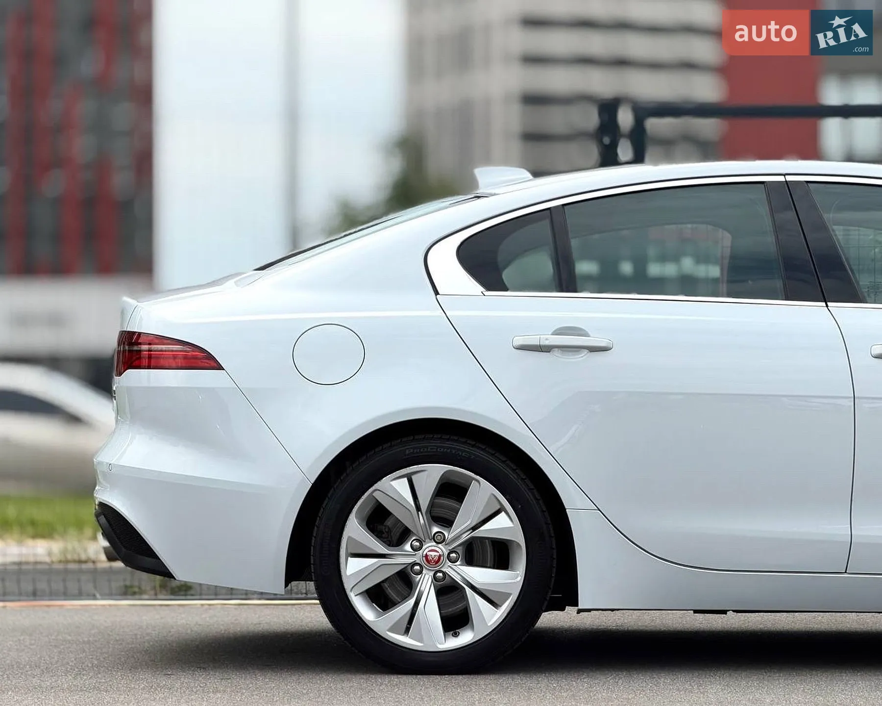 2019 Jaguar XE - мініатюра 13