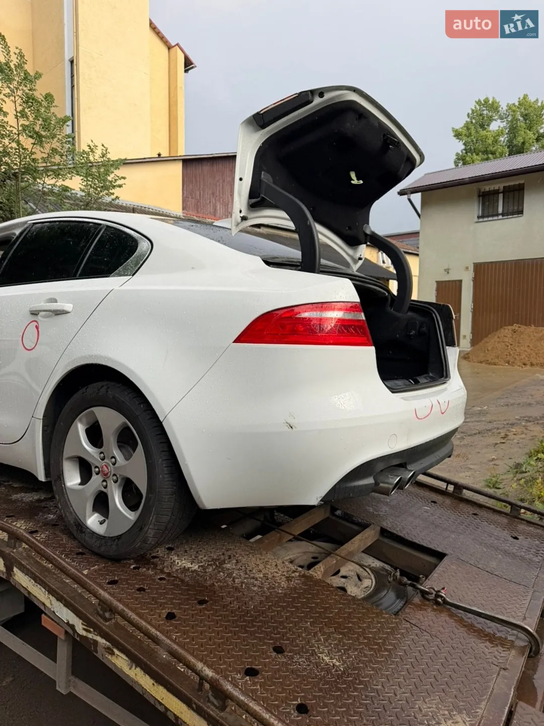2017 Jaguar XE - мініатюра 14