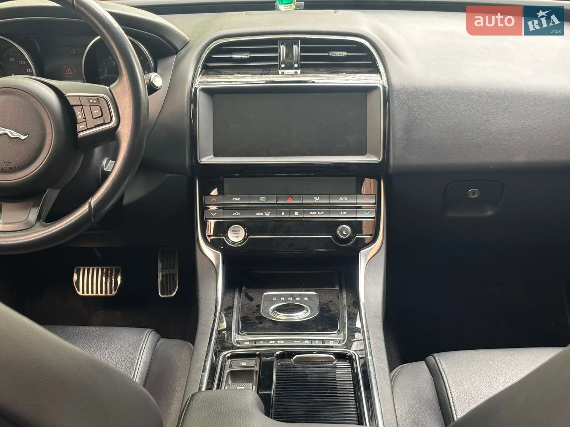2019 Jaguar XE - мініатюра 9