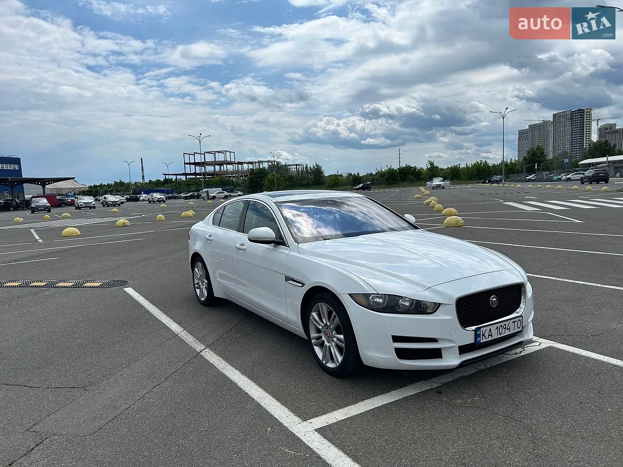 2019 Jaguar XE - мініатюра 10