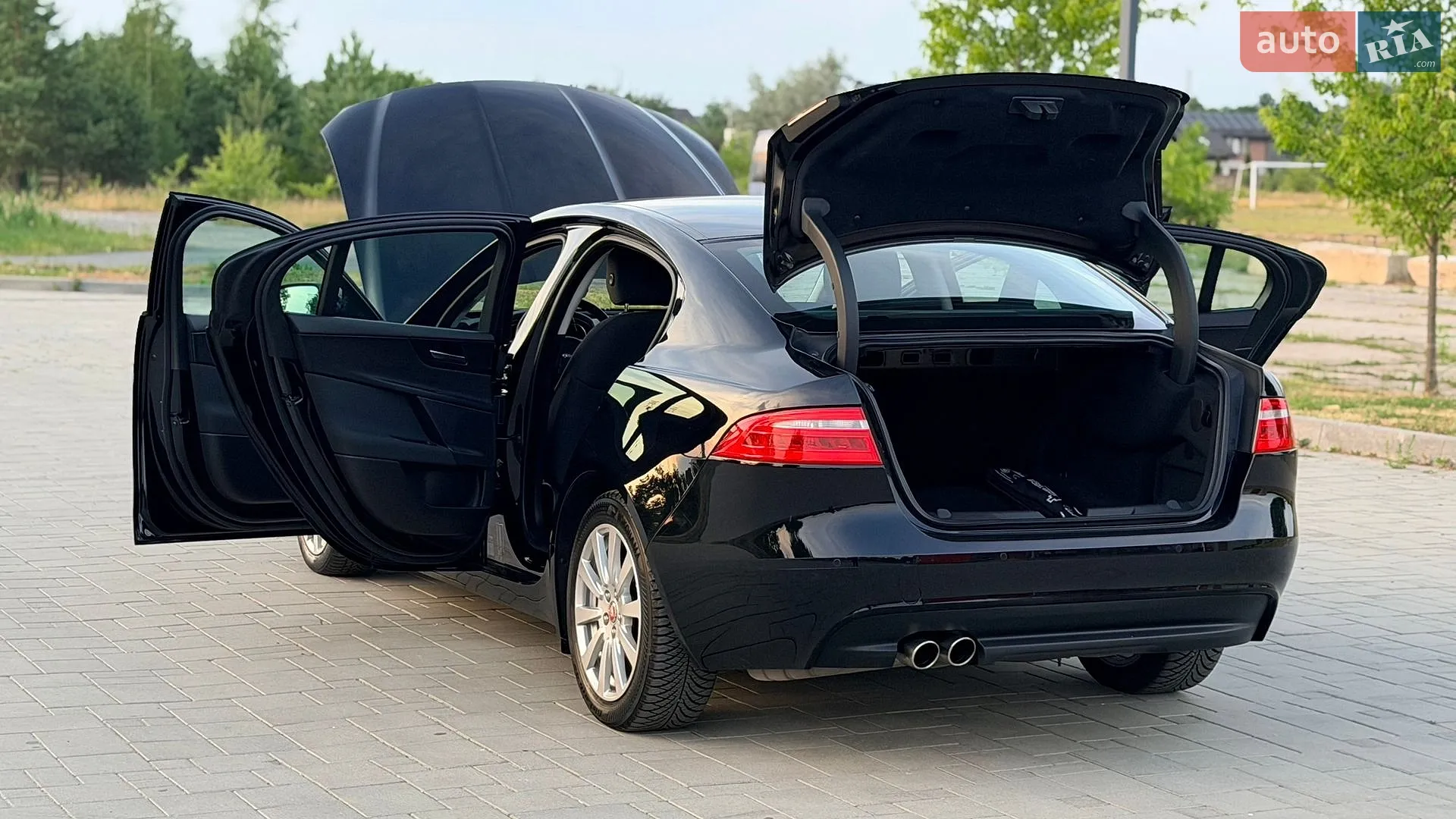 2016 Jaguar XE - мініатюра 48
