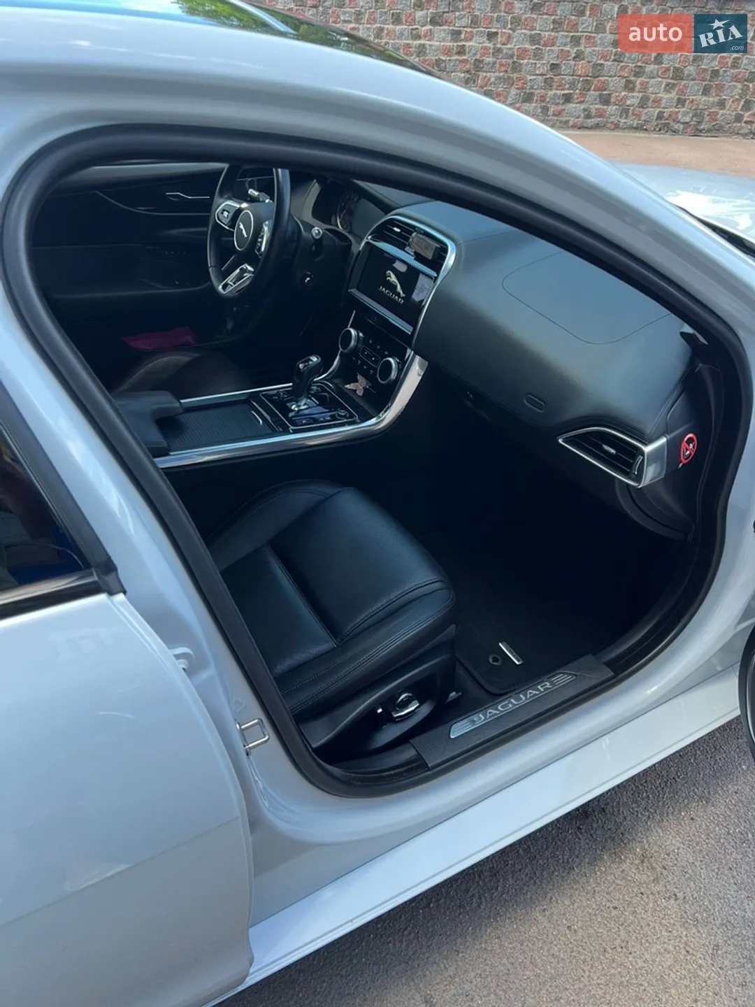 2019 Jaguar XE - мініатюра 10