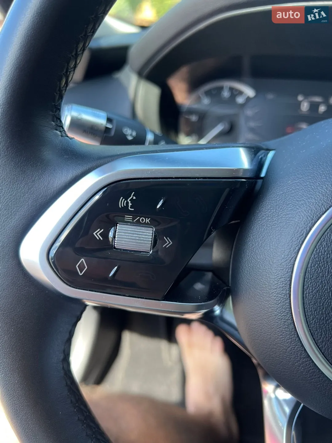 2019 Jaguar XE - мініатюра 23