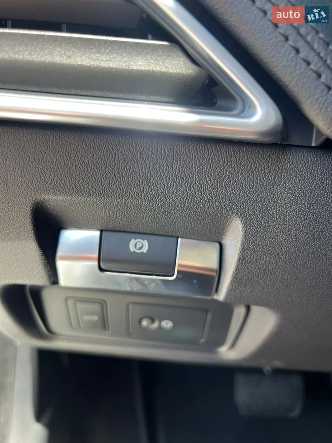 2019 Jaguar XE - мініатюра 26