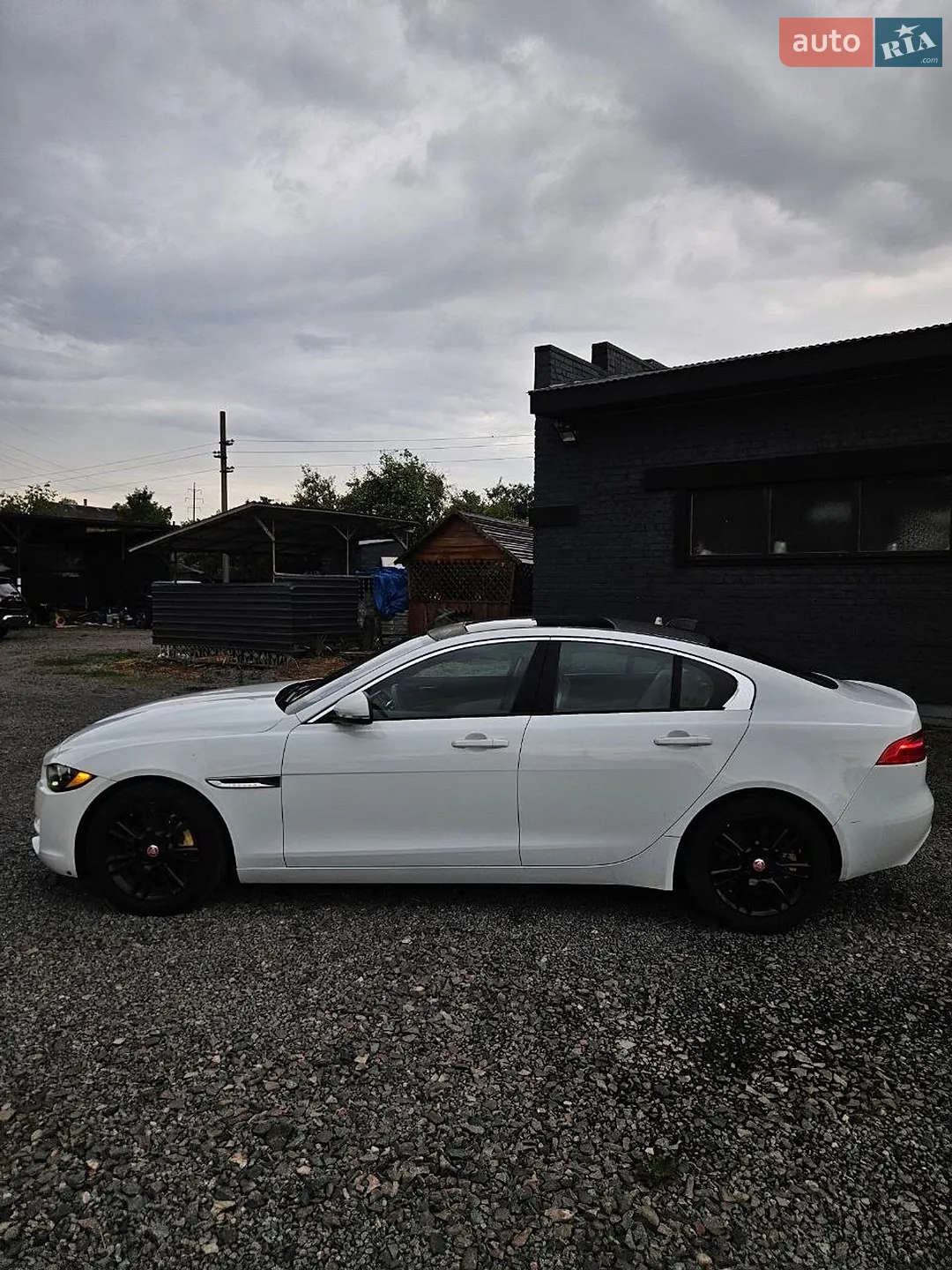 2016 Jaguar XE - мініатюра 3