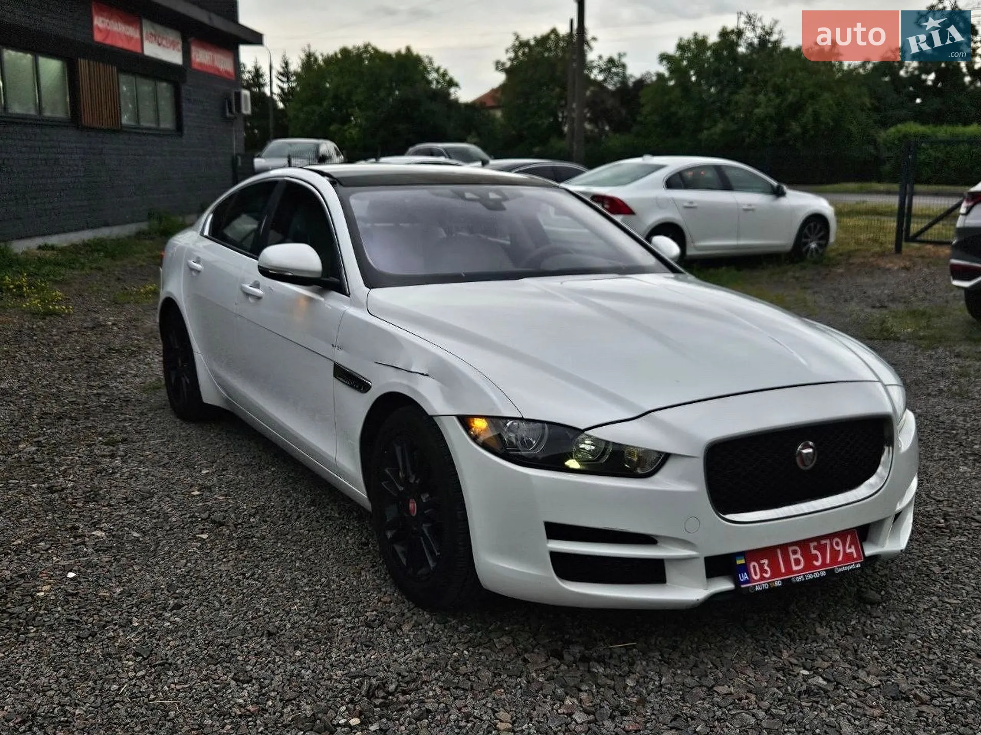 2016 Jaguar XE - мініатюра 8