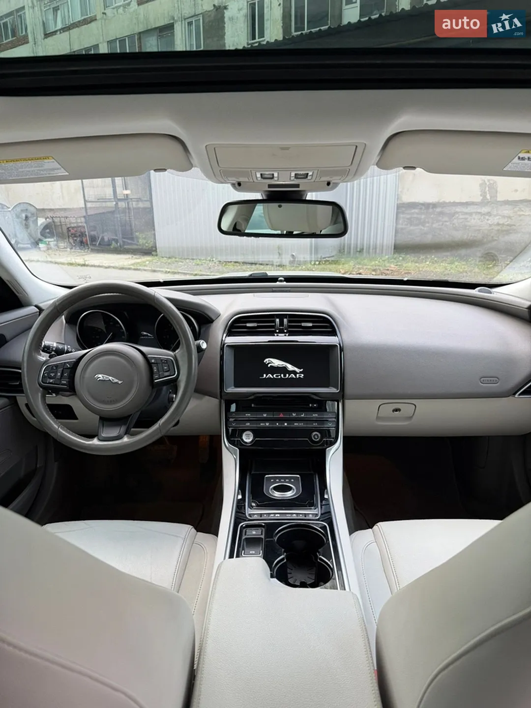 2016 Jaguar XE - мініатюра 17