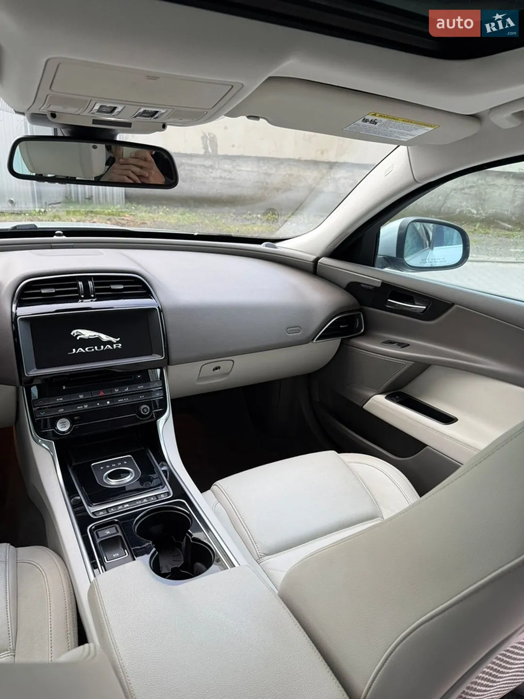 2016 Jaguar XE - мініатюра 19