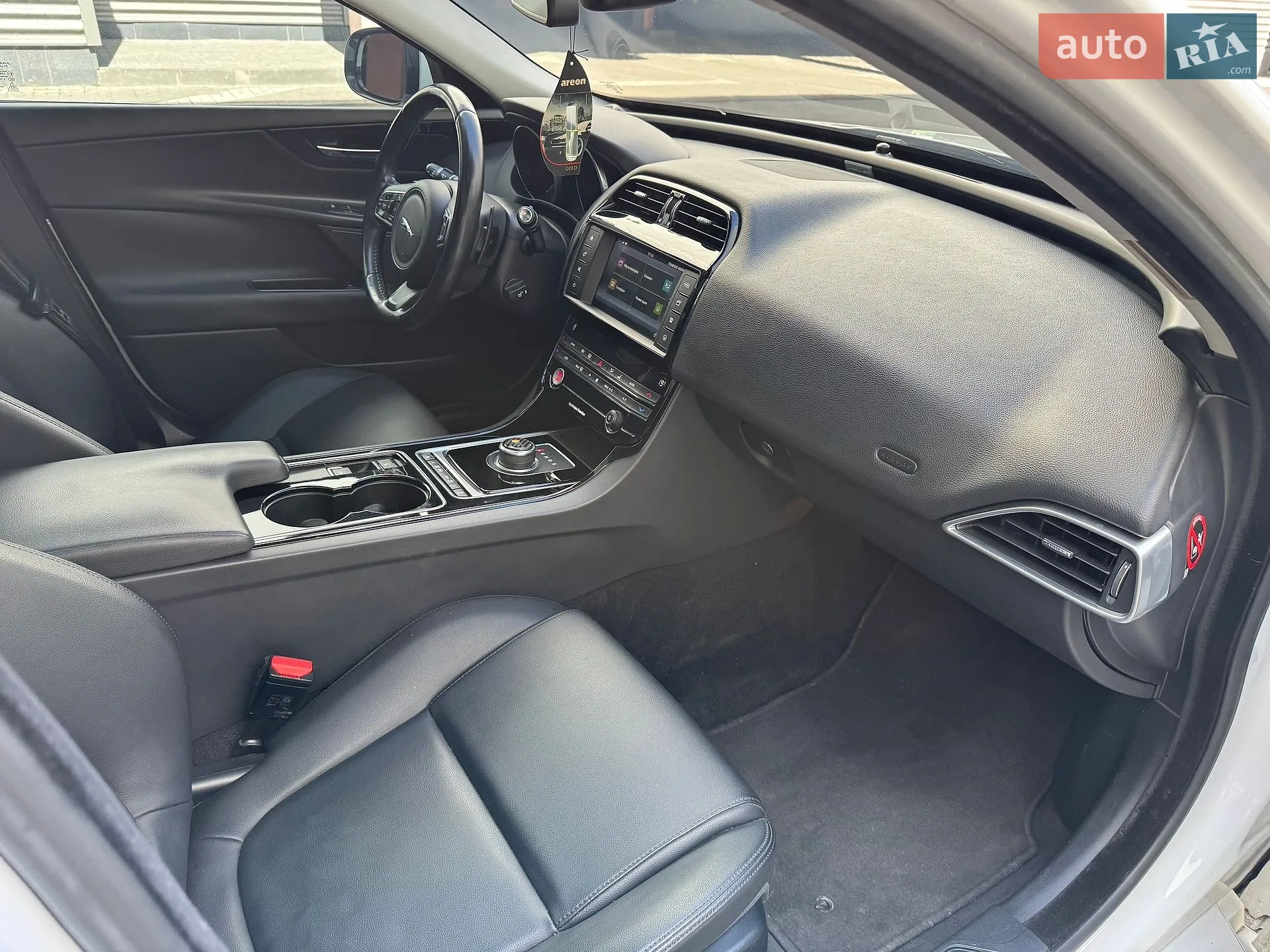 2016 Jaguar XE - мініатюра 56
