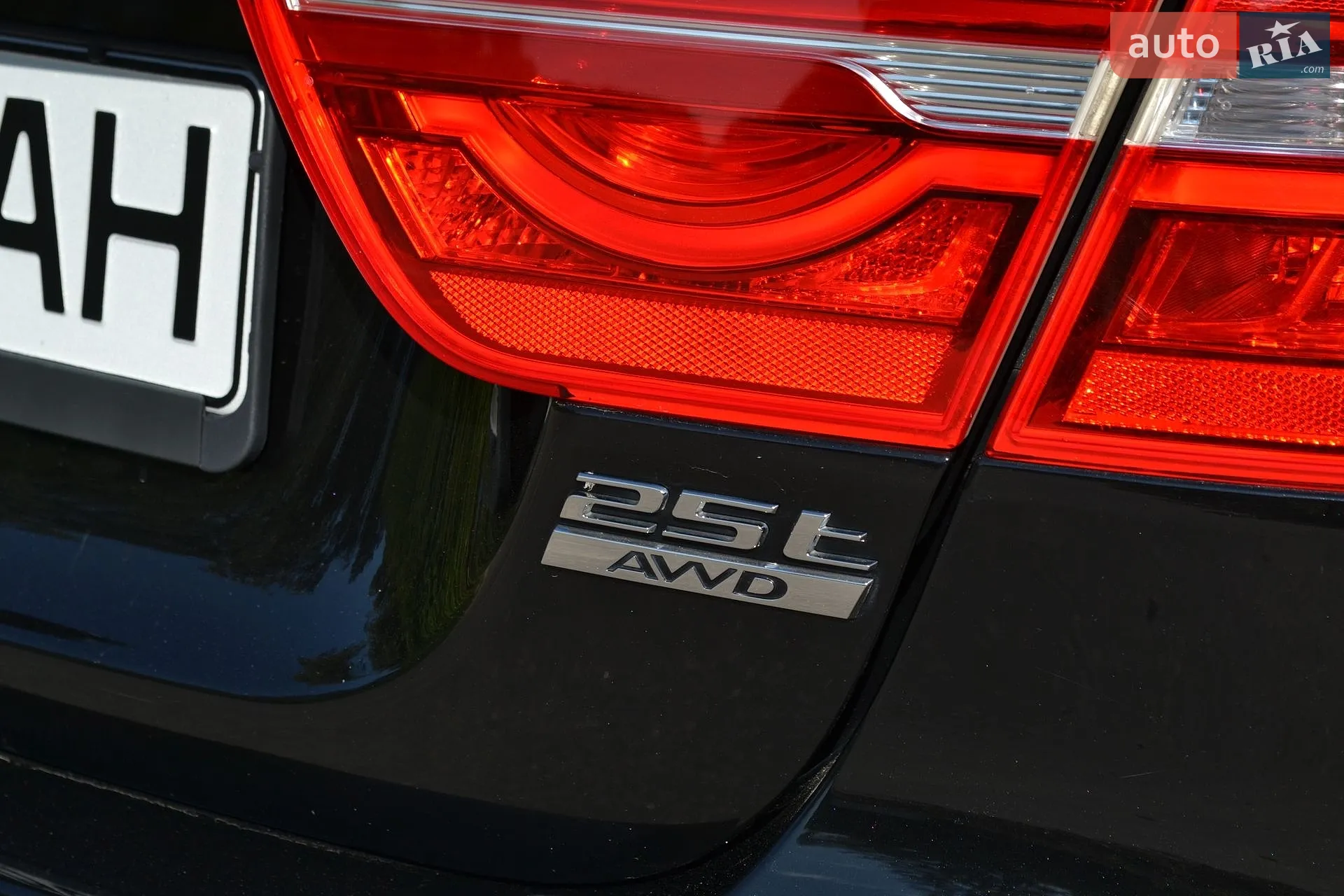 2018 Jaguar XE - мініатюра 14