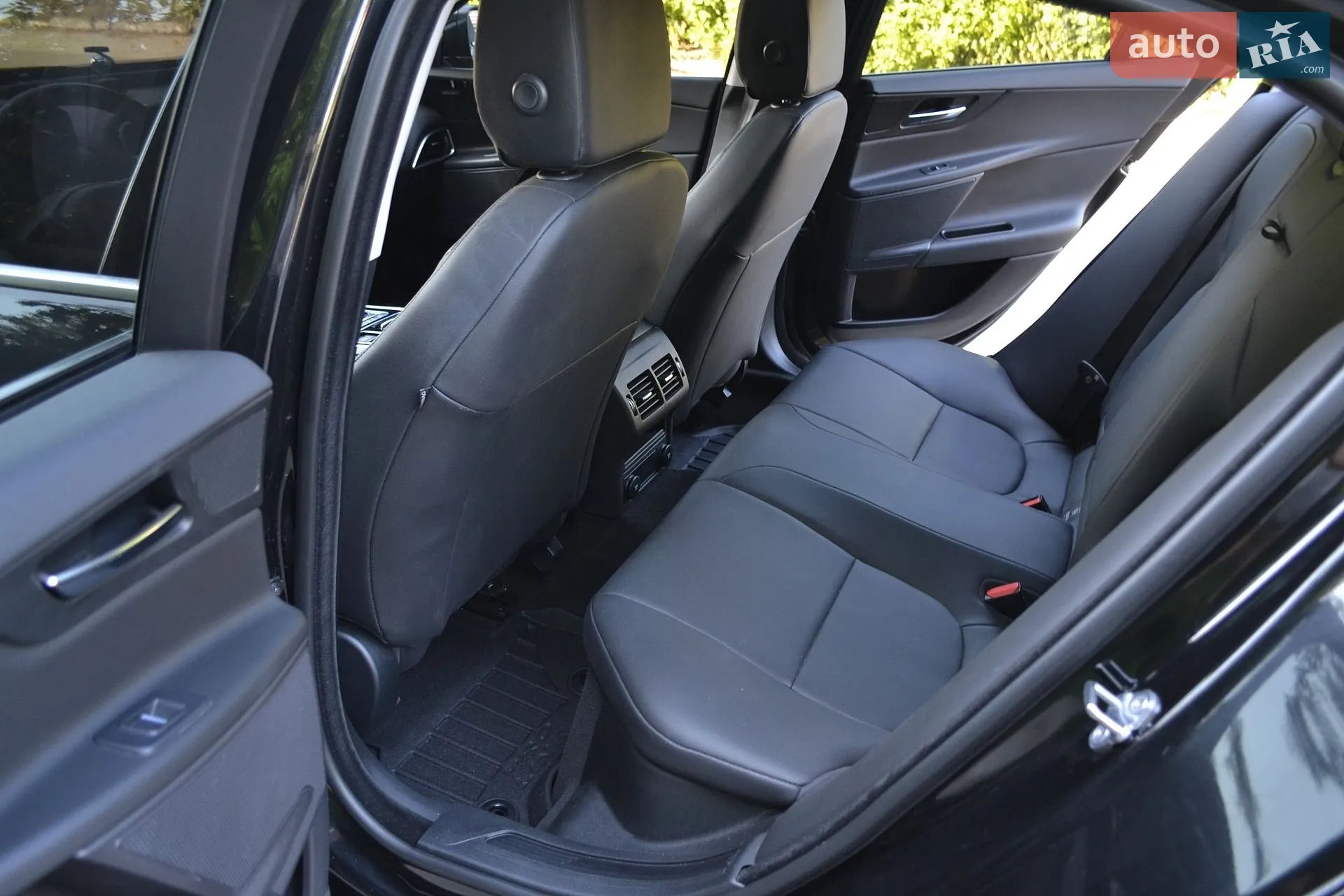 2018 Jaguar XE - мініатюра 51