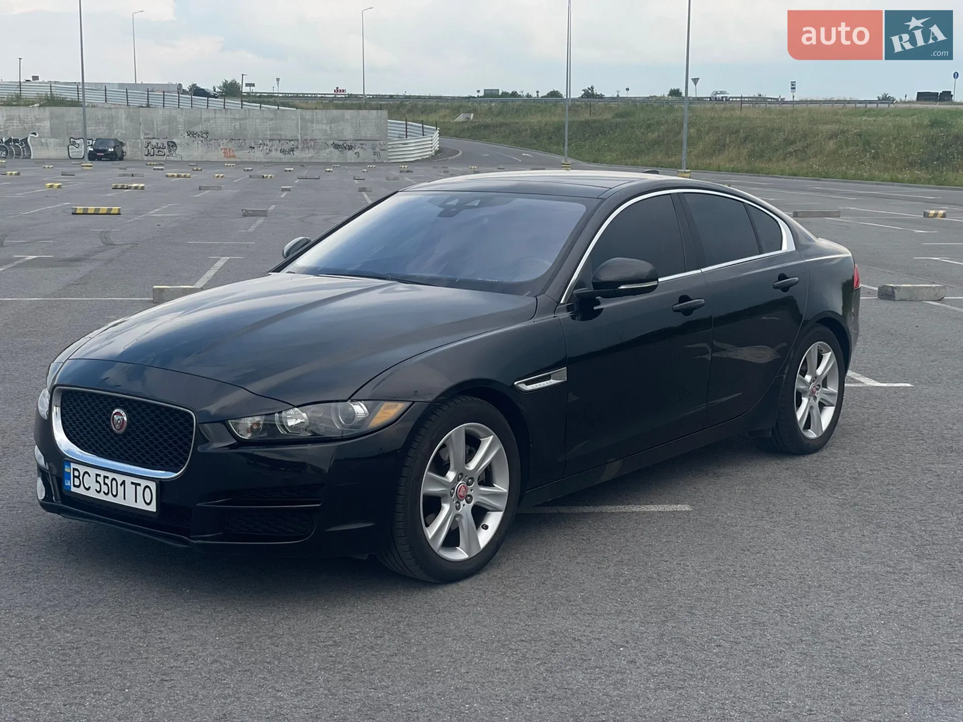 2016 Jaguar XE - мініатюра 15