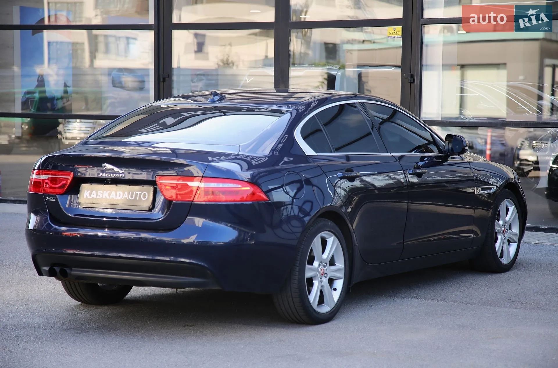 2015 Jaguar XE - мініатюра 6