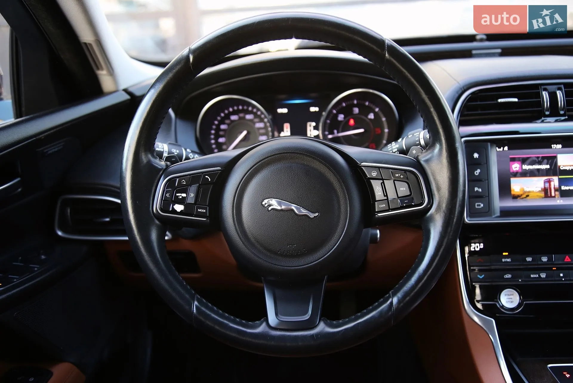 2015 Jaguar XE - мініатюра 17