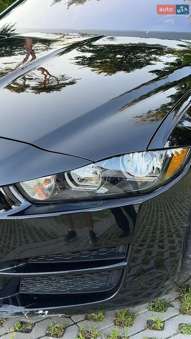 2017 Jaguar XE - мініатюра 4