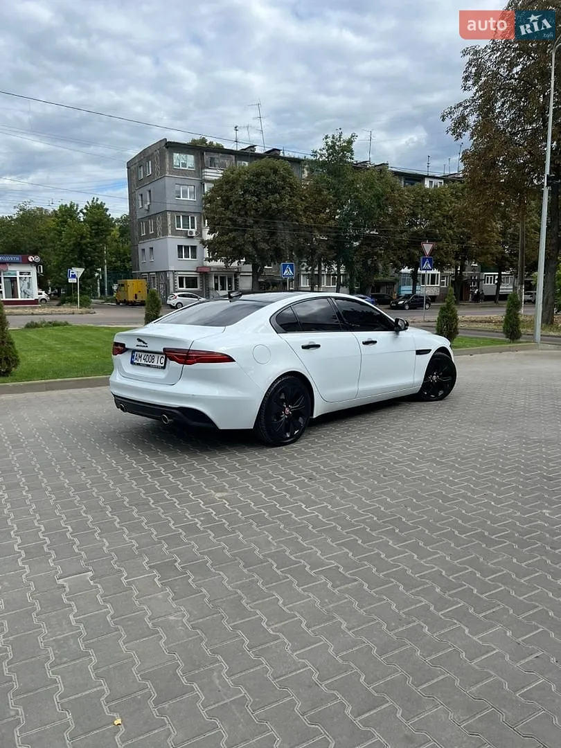 2019 Jaguar XE - мініатюра 9