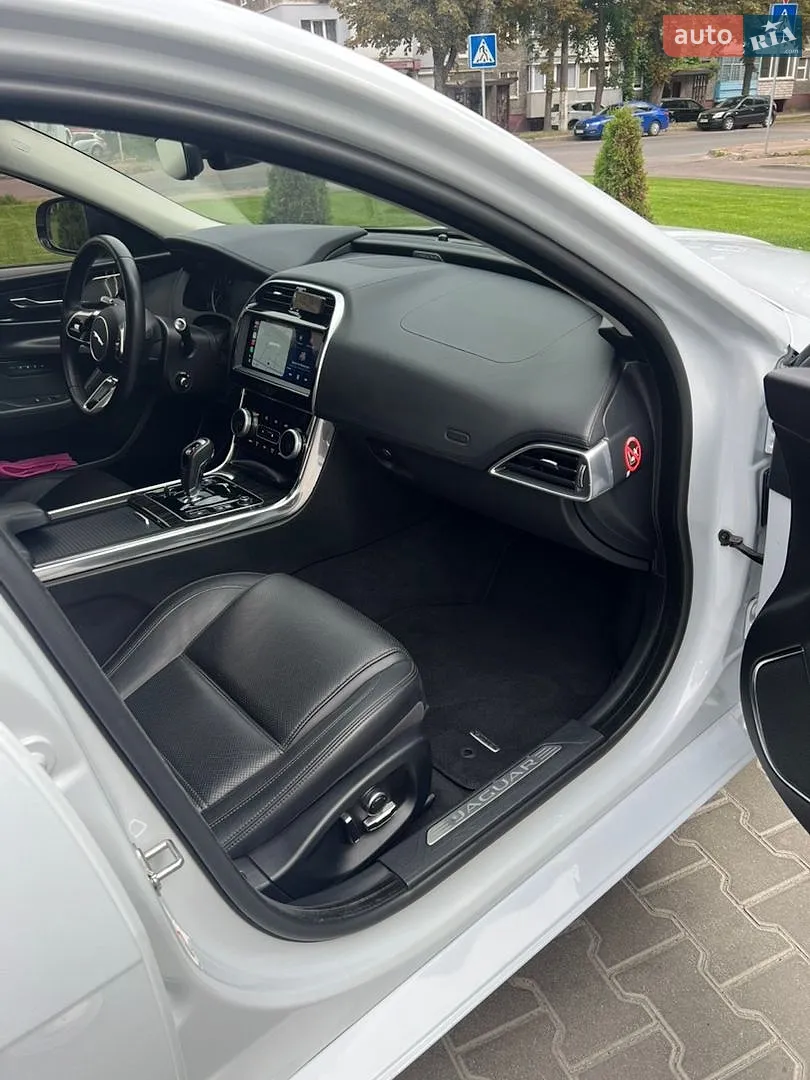 2019 Jaguar XE - мініатюра 18