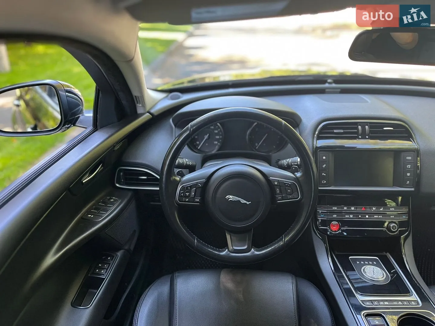 2016 Jaguar XE - мініатюра 22
