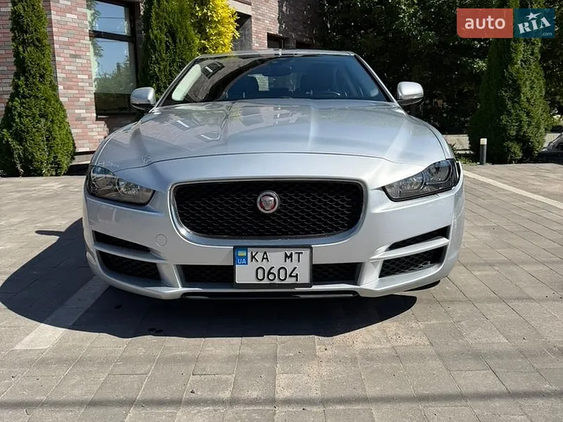 Jaguar XE 2018