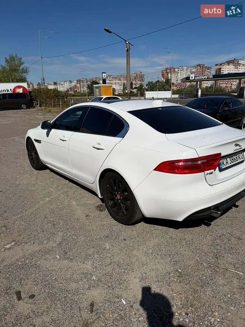 2016 Jaguar XE - мініатюра 6