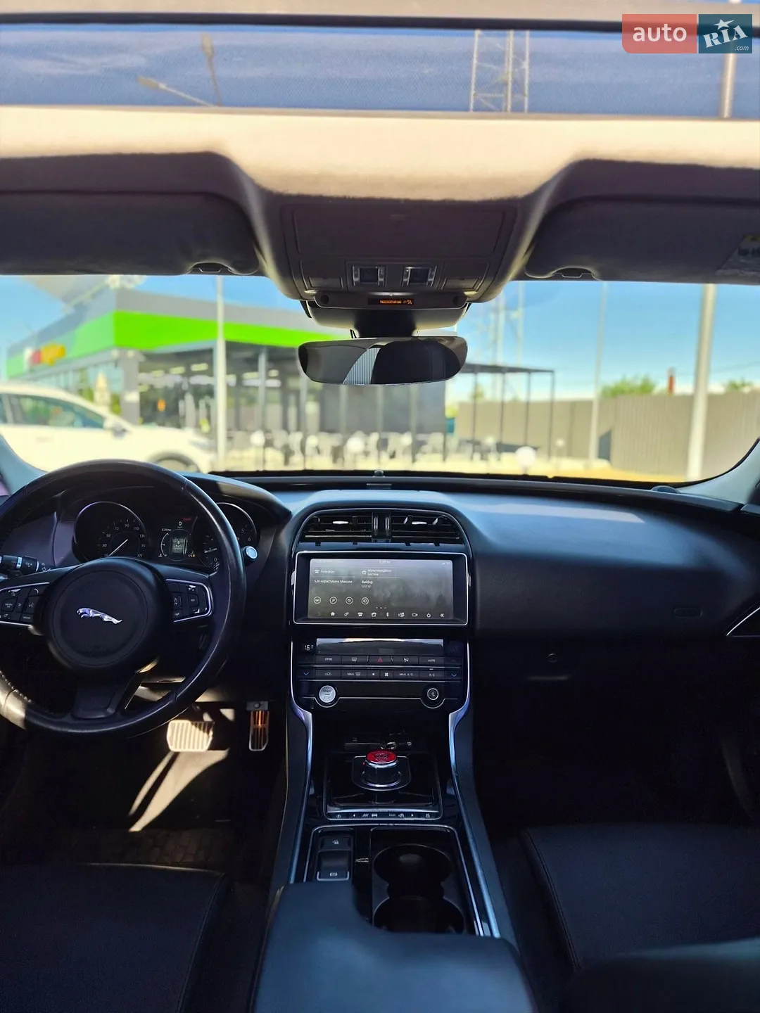 2019 Jaguar XE - мініатюра 14