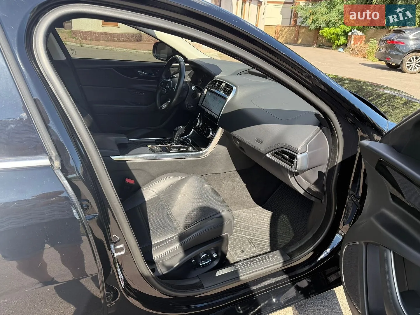 2020 Jaguar XE - мініатюра 11