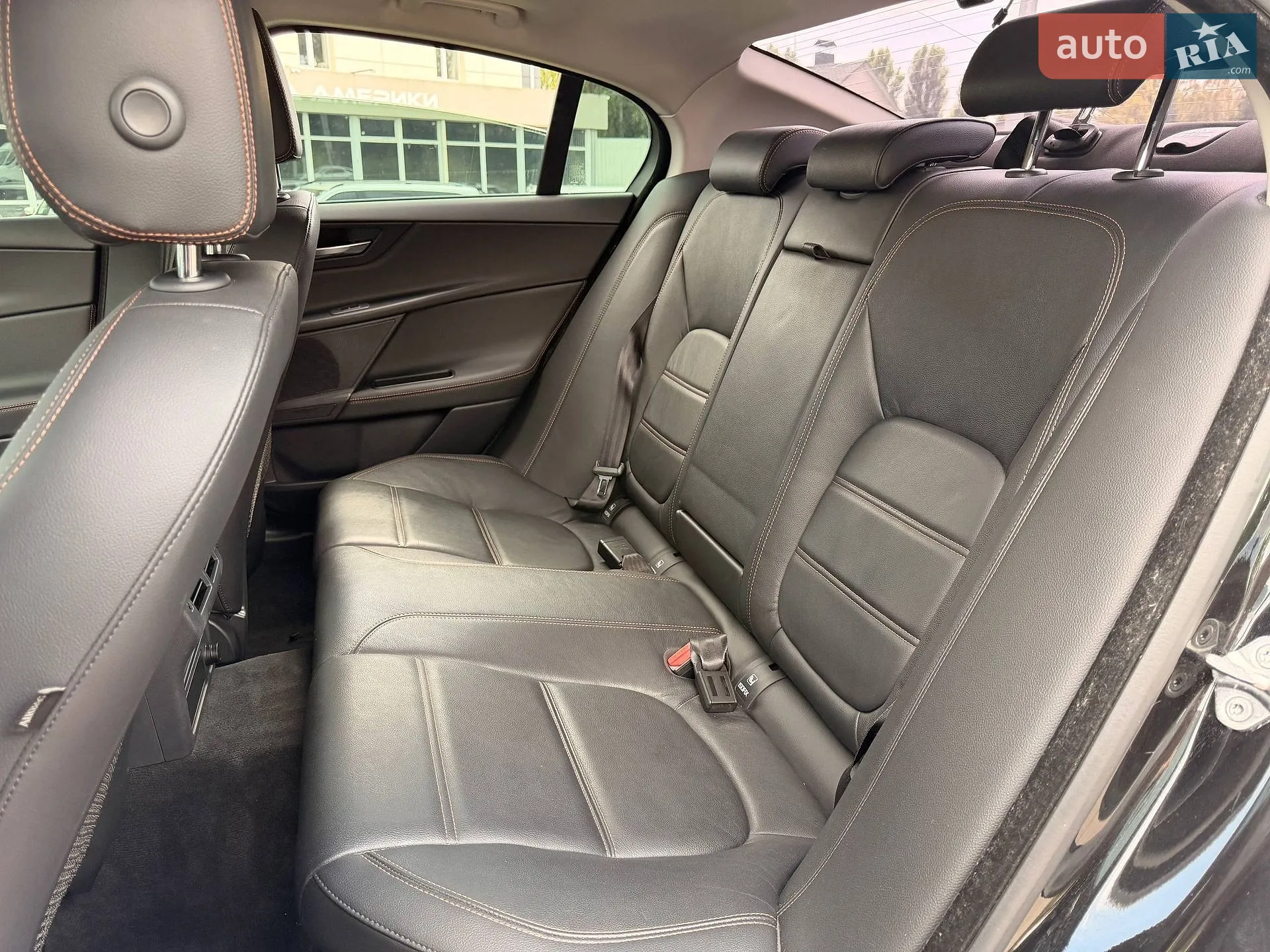 2015 Jaguar XE - мініатюра 11