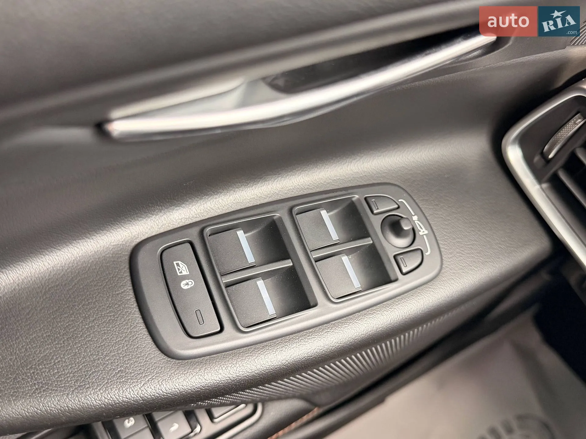 2015 Jaguar XE - мініатюра 41