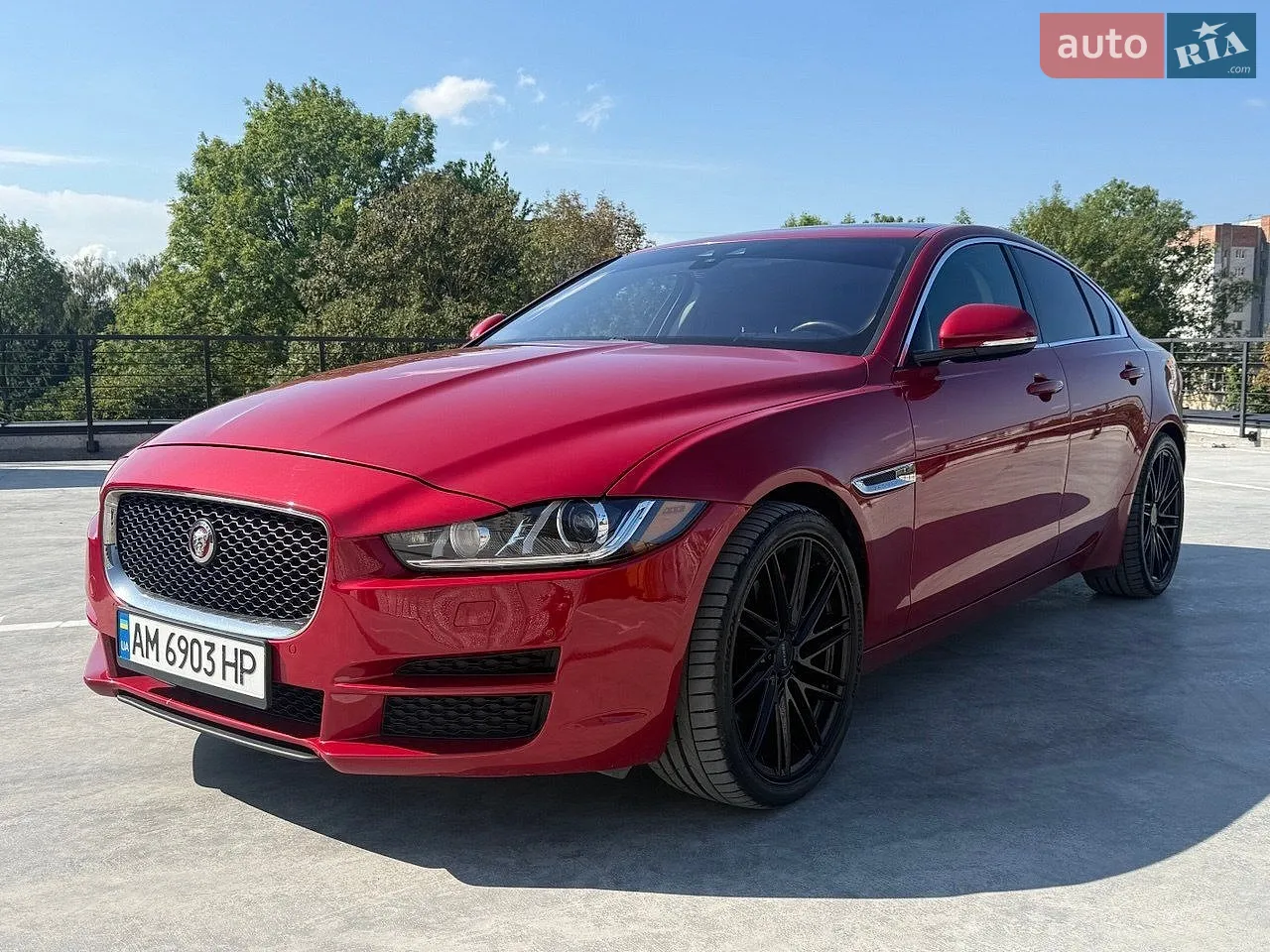2018 Jaguar XE - мініатюра 4