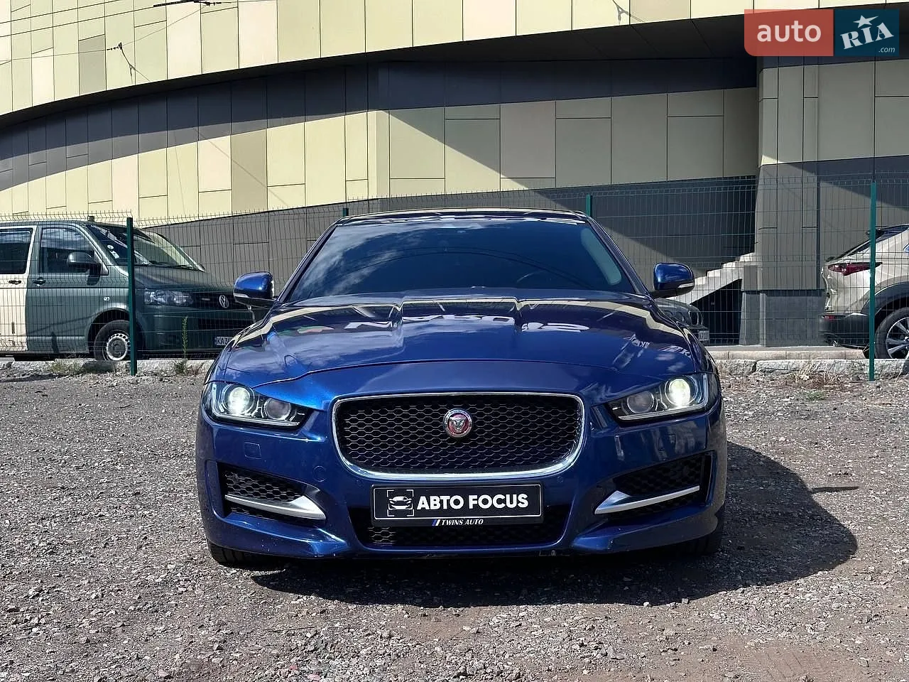 2015 Jaguar XE - мініатюра 3