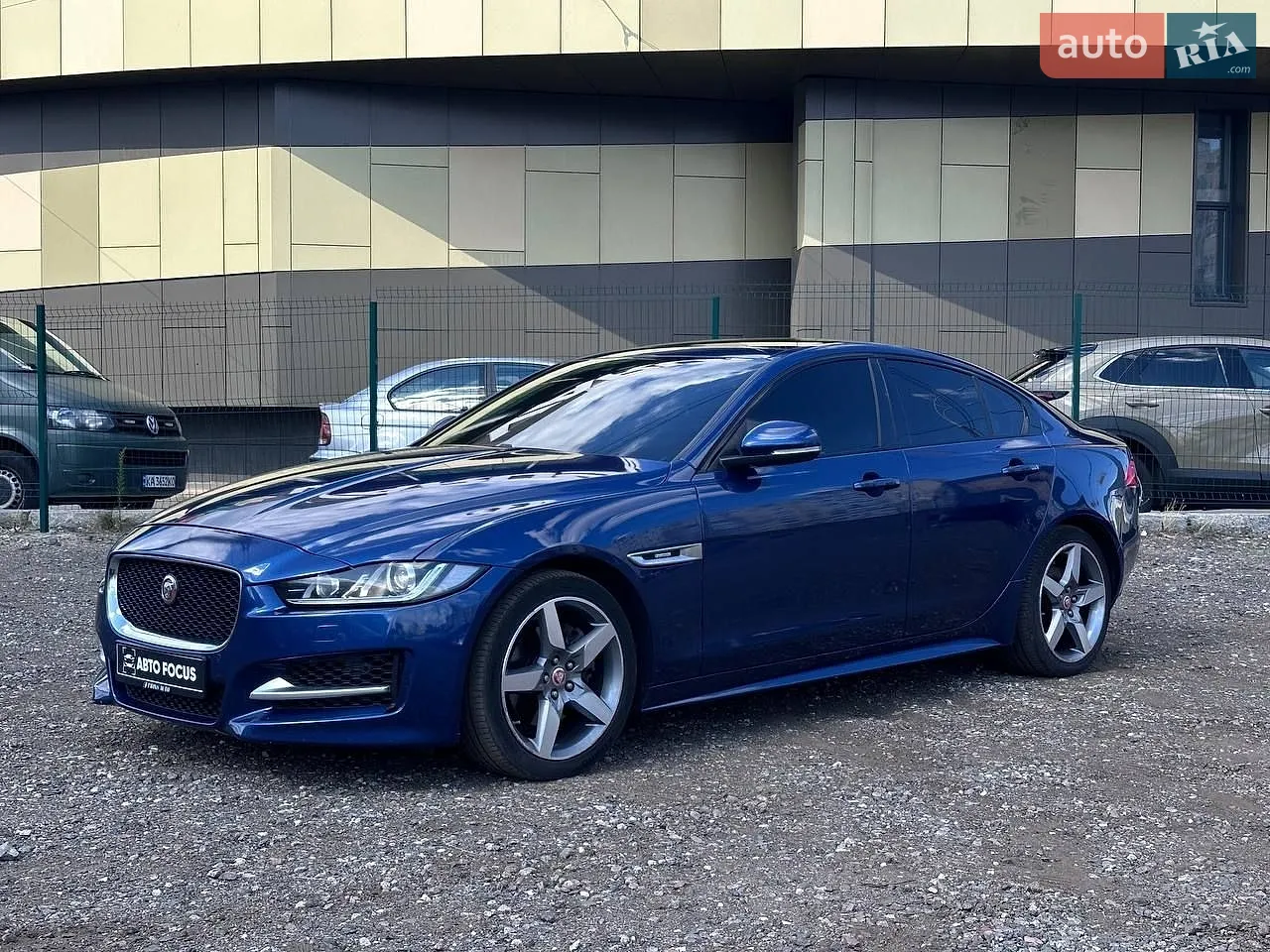 2015 Jaguar XE - мініатюра 4