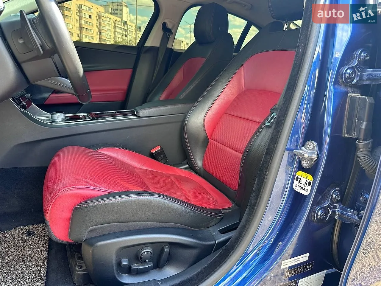 2015 Jaguar XE - мініатюра 9